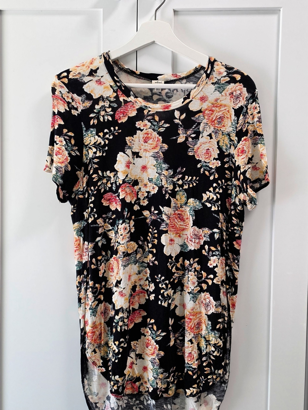 Wilfred Aritzia Capucine Floral T-Shirt Black Small High Low Curved Hem Top S